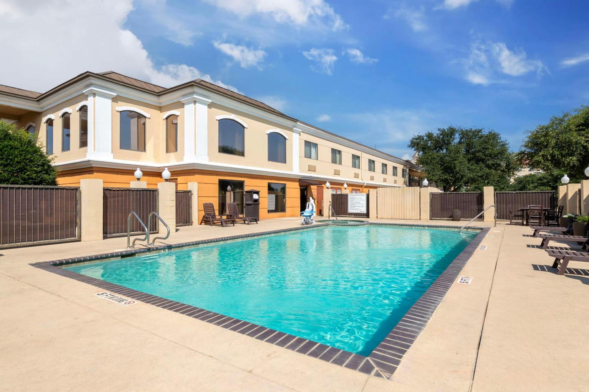 Best Western Inn & Suites New Braunfels Exteriör bild